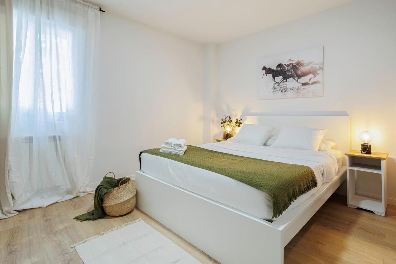 Genesis Apartment In マドリード エクステリア 写真